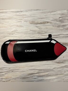 Chanel cute cosmetic pouch
